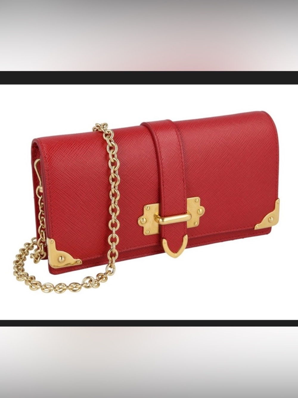 Prada
Cahier leather handbag
Very good condition
Red, Leather